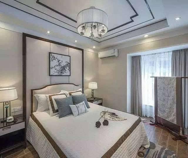 師傅在吊頂上加一圈線條，效果居然這么美